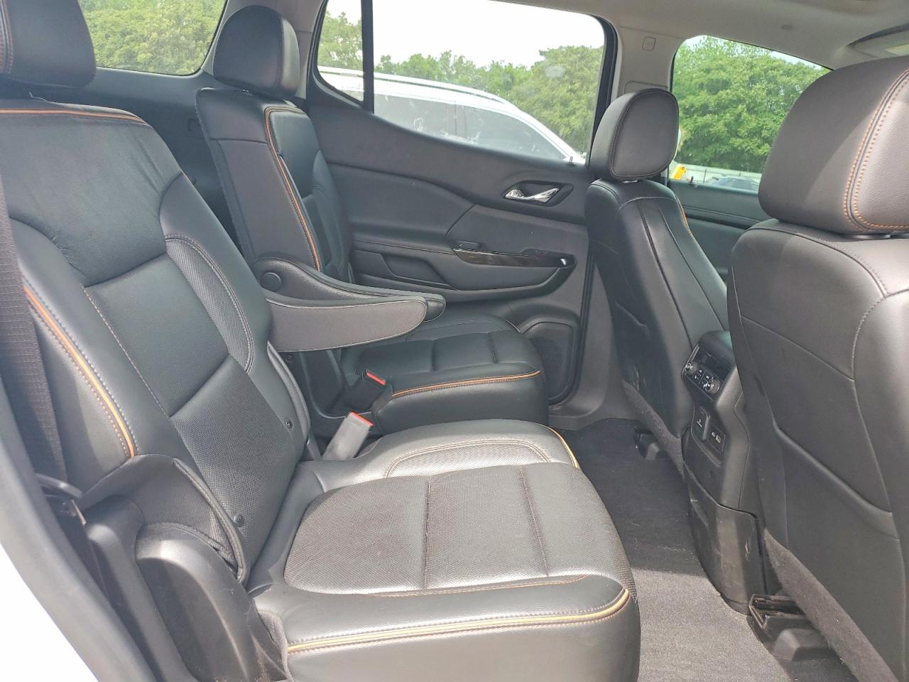 GMC Acadia At4