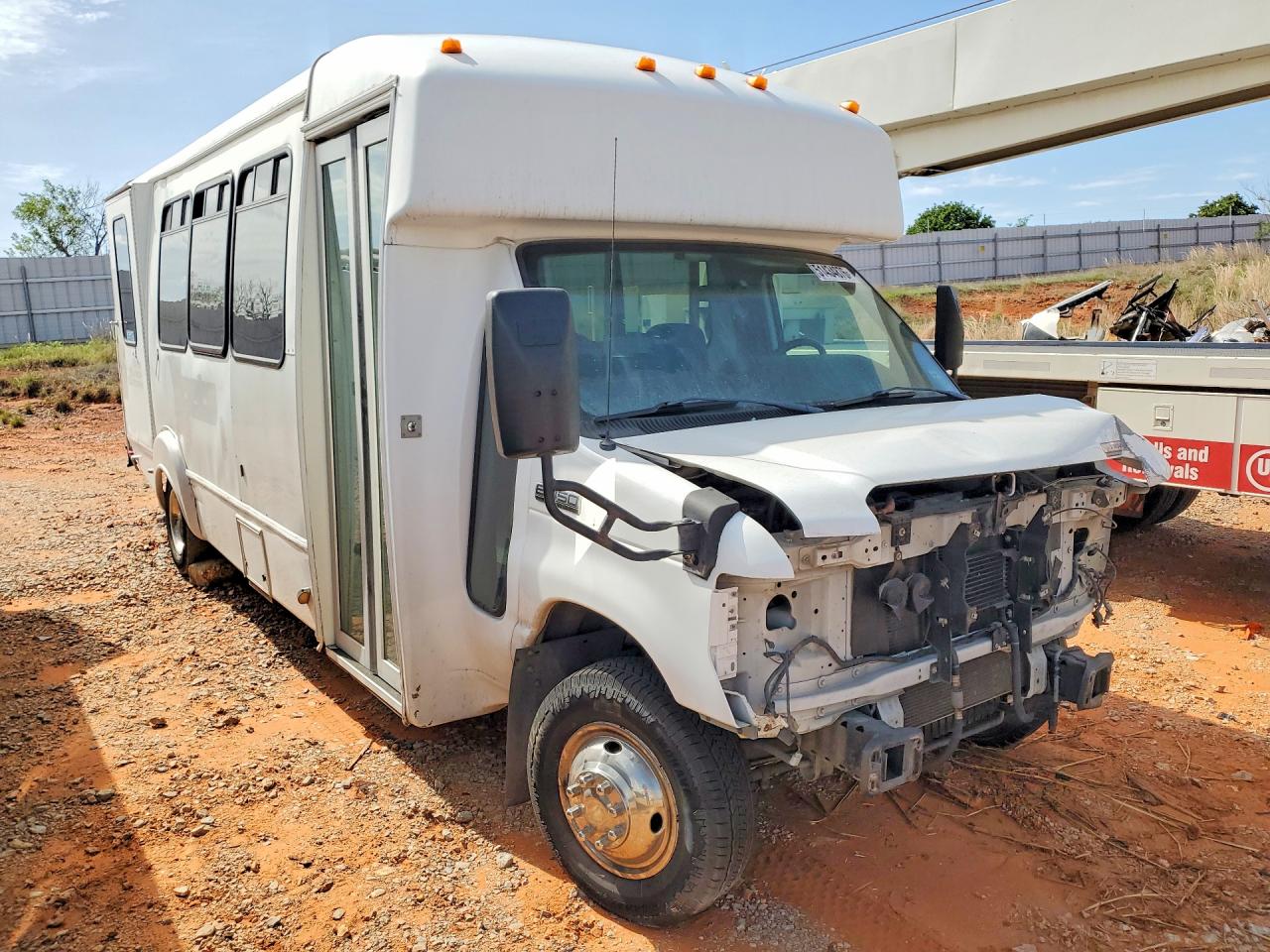 Ford Econoline E450 Super Duty Cutaway Van