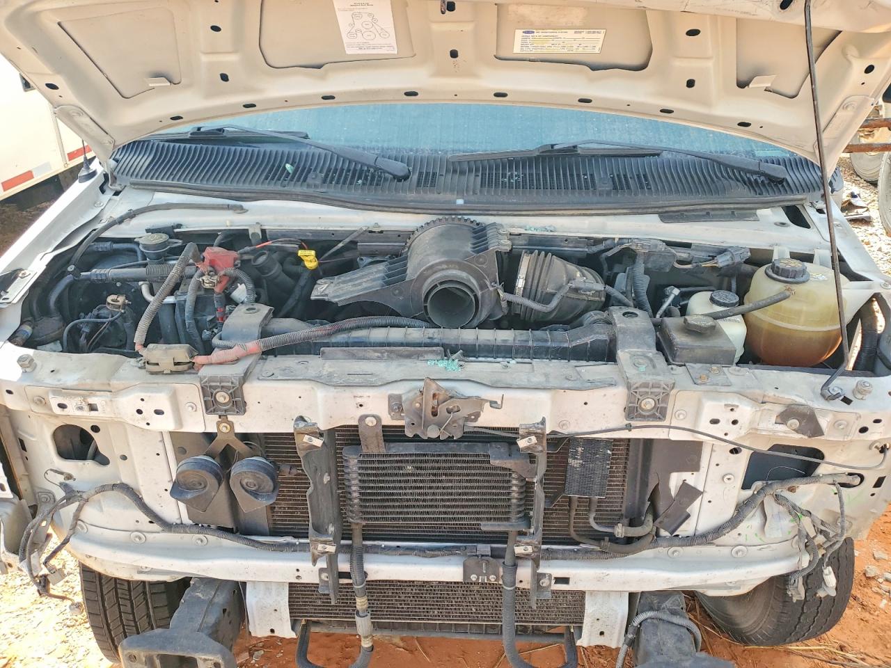 Ford Econoline E450 Super Duty Cutaway Van