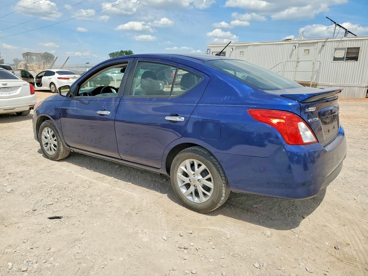 Nissan Versa Sv