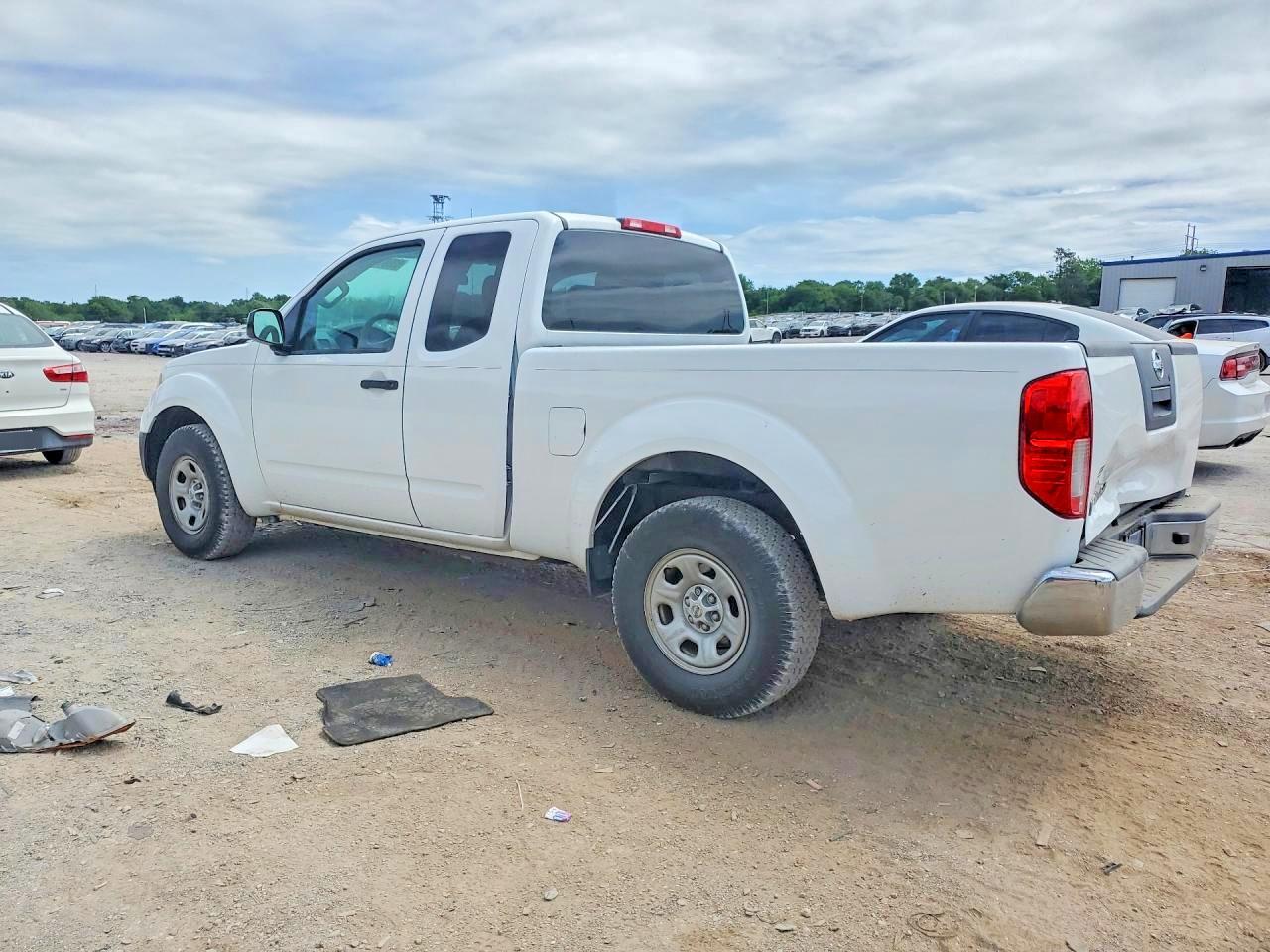 Nissan Frontier S