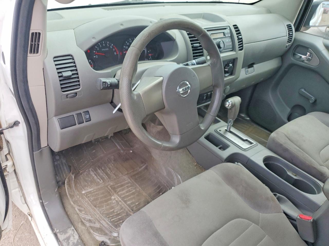 Nissan Frontier S