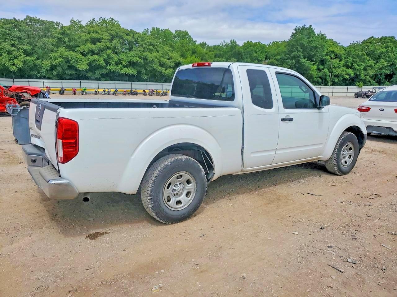 Nissan Frontier S