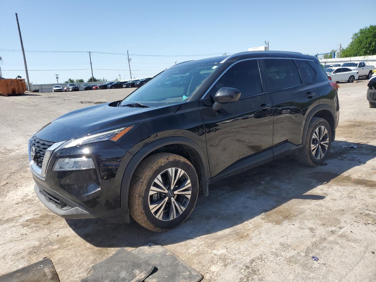 Salvage Nissan Rogue Image