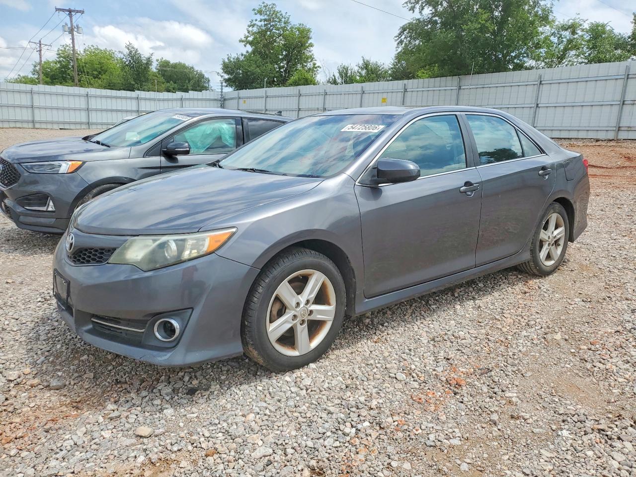 Salvage Toyota Camry Image