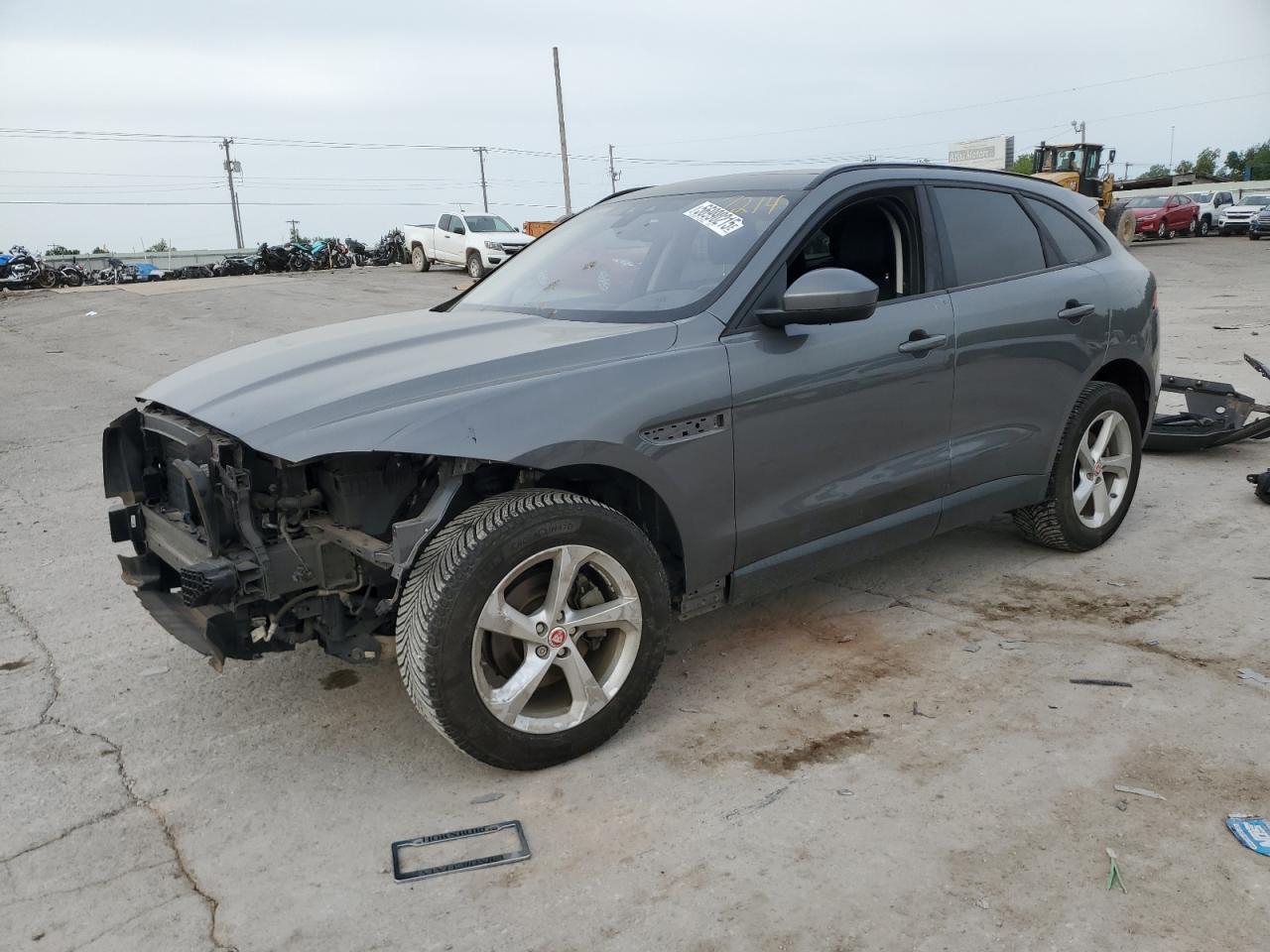 Salvage Jaguar F-PACE Image
