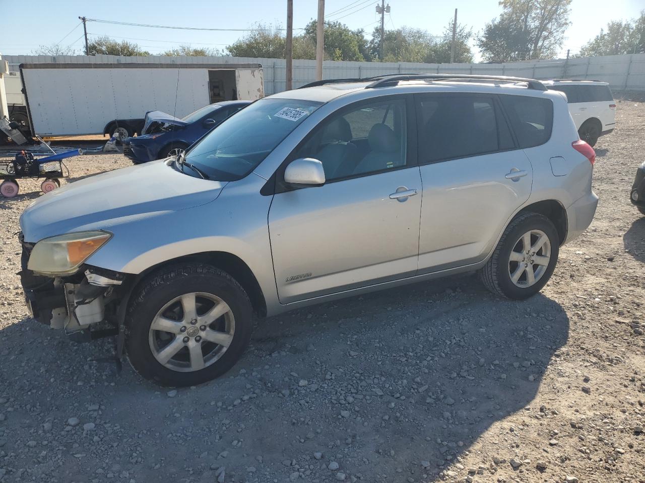 Salvage Toyota RAV4 Image