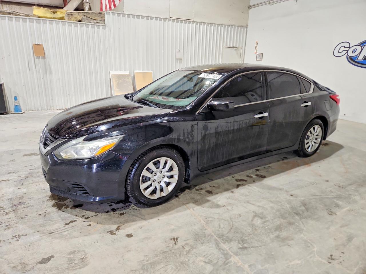 Salvage Nissan Altima Image