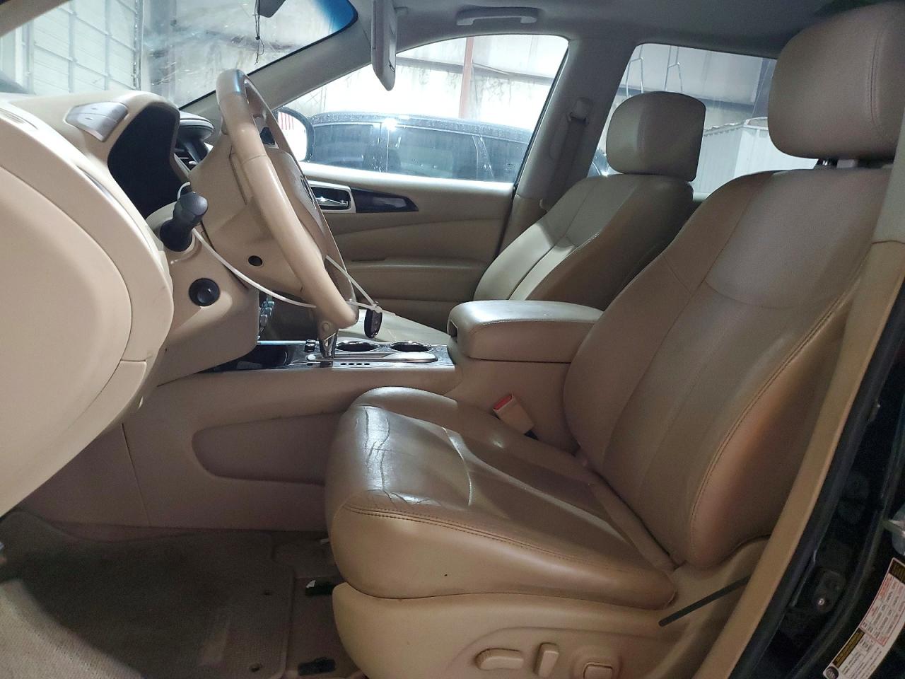 Nissan Pathfinder S
