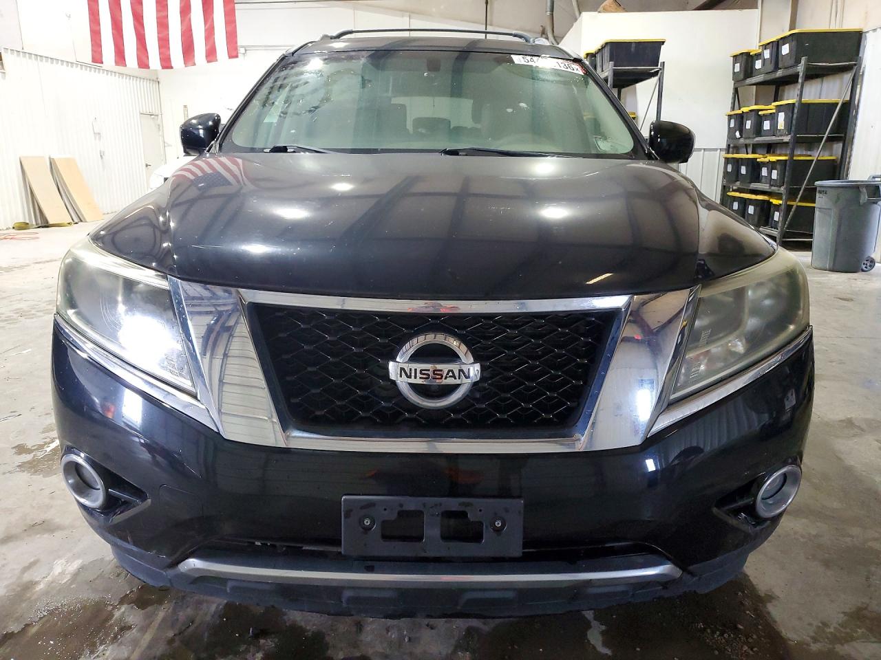 Nissan Pathfinder S