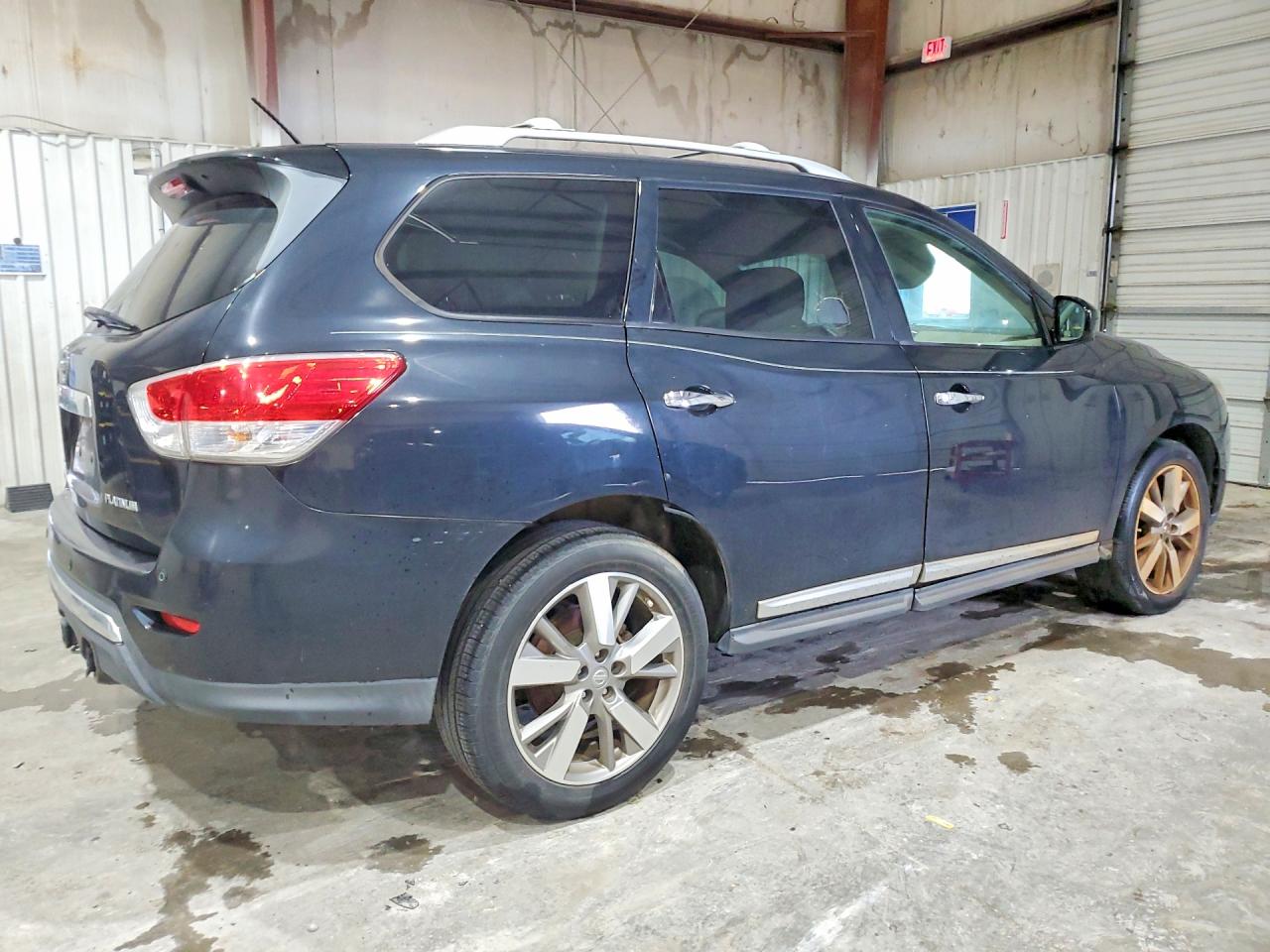 Nissan Pathfinder S