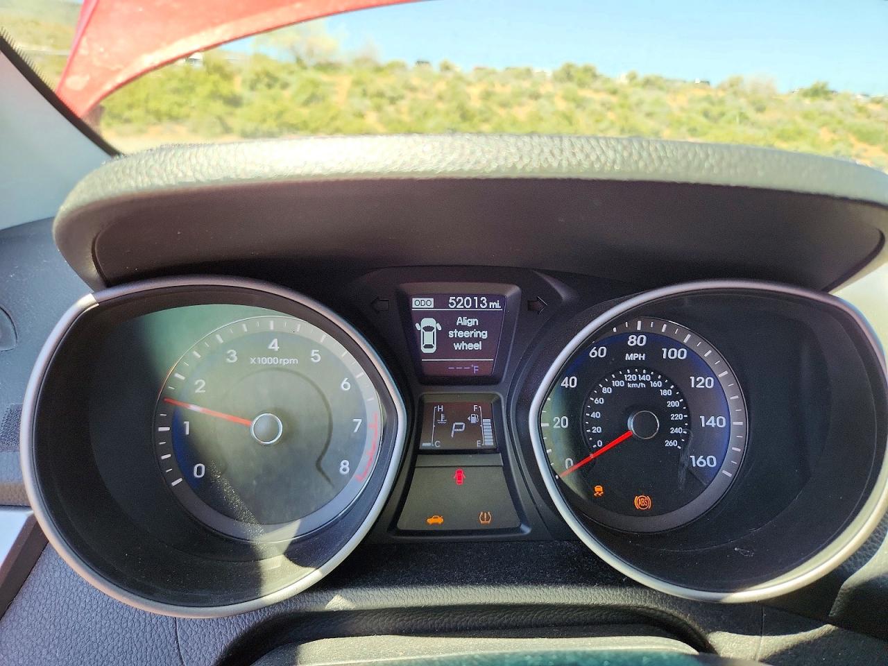 Hyundai ELANTRA Base
