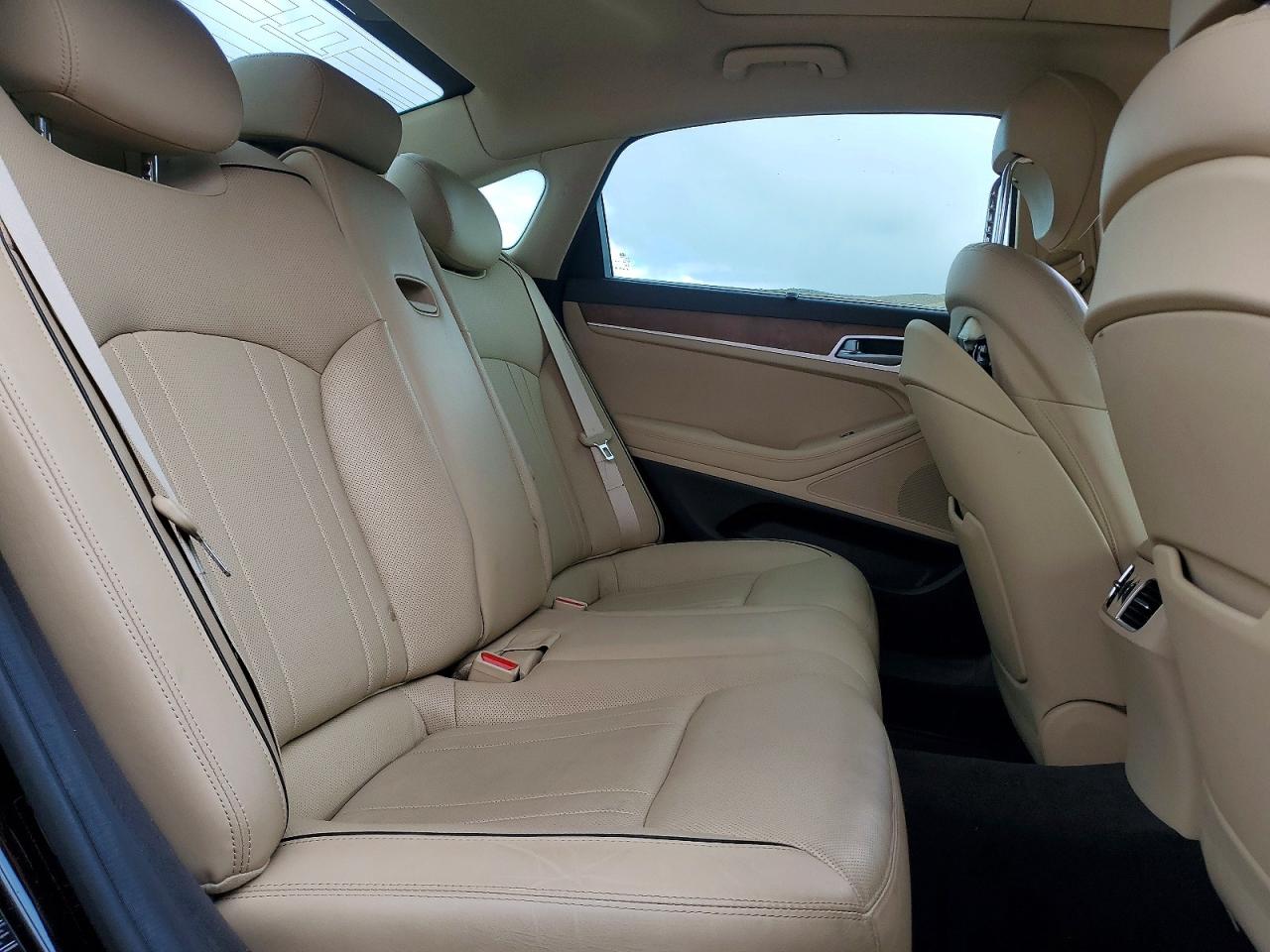 Hyundai Genesis 3.8l