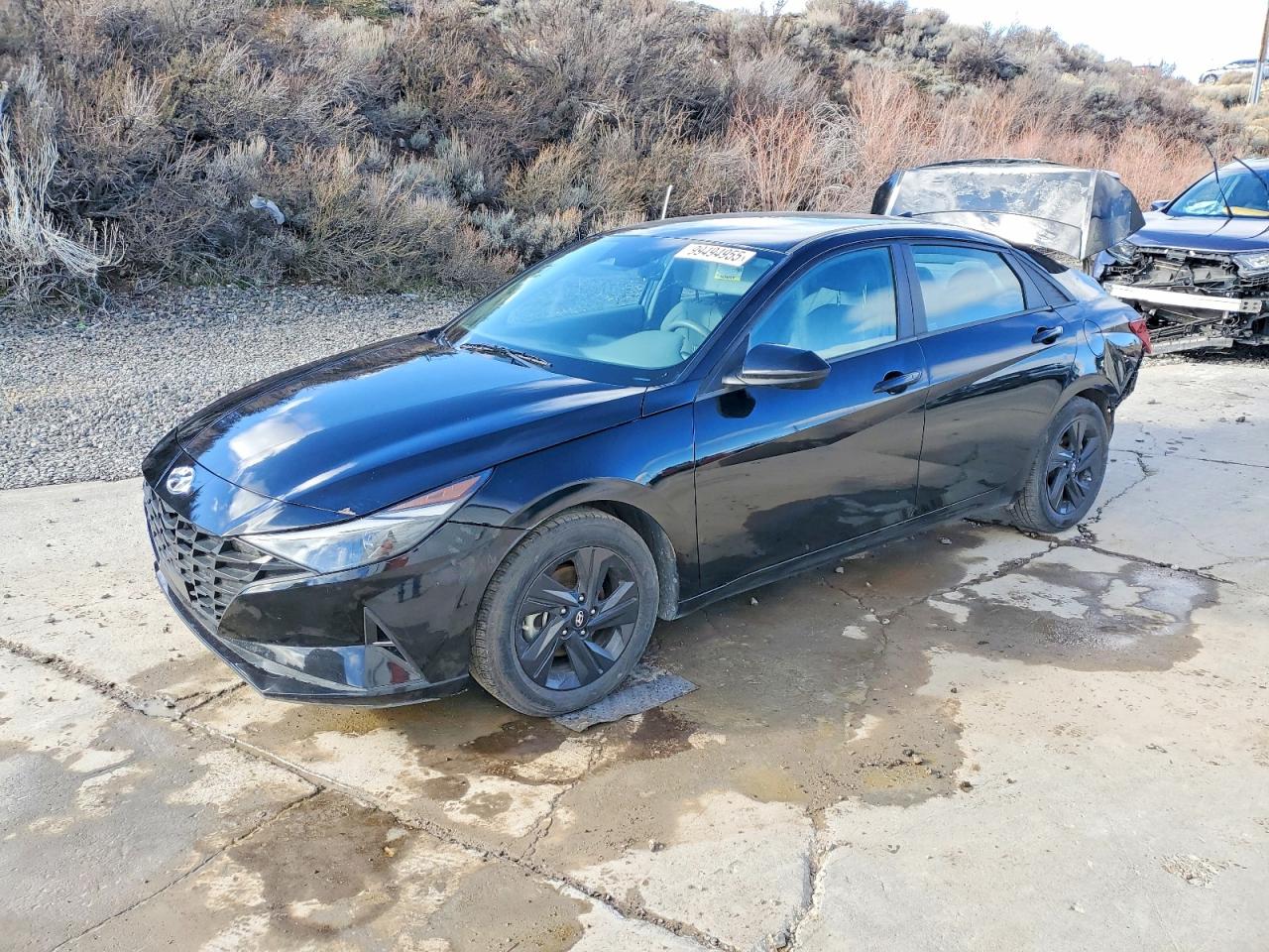 Salvage Hyundai ELANTRA Image