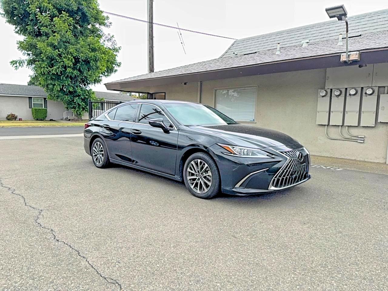 Salvage Lexus Es Image
