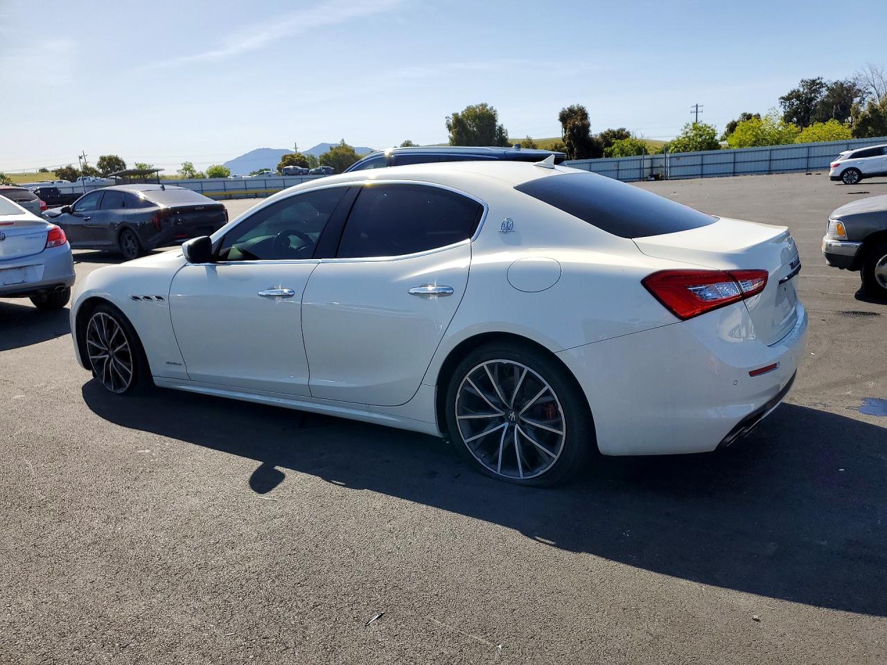 Maserati Ghibli Luxury
