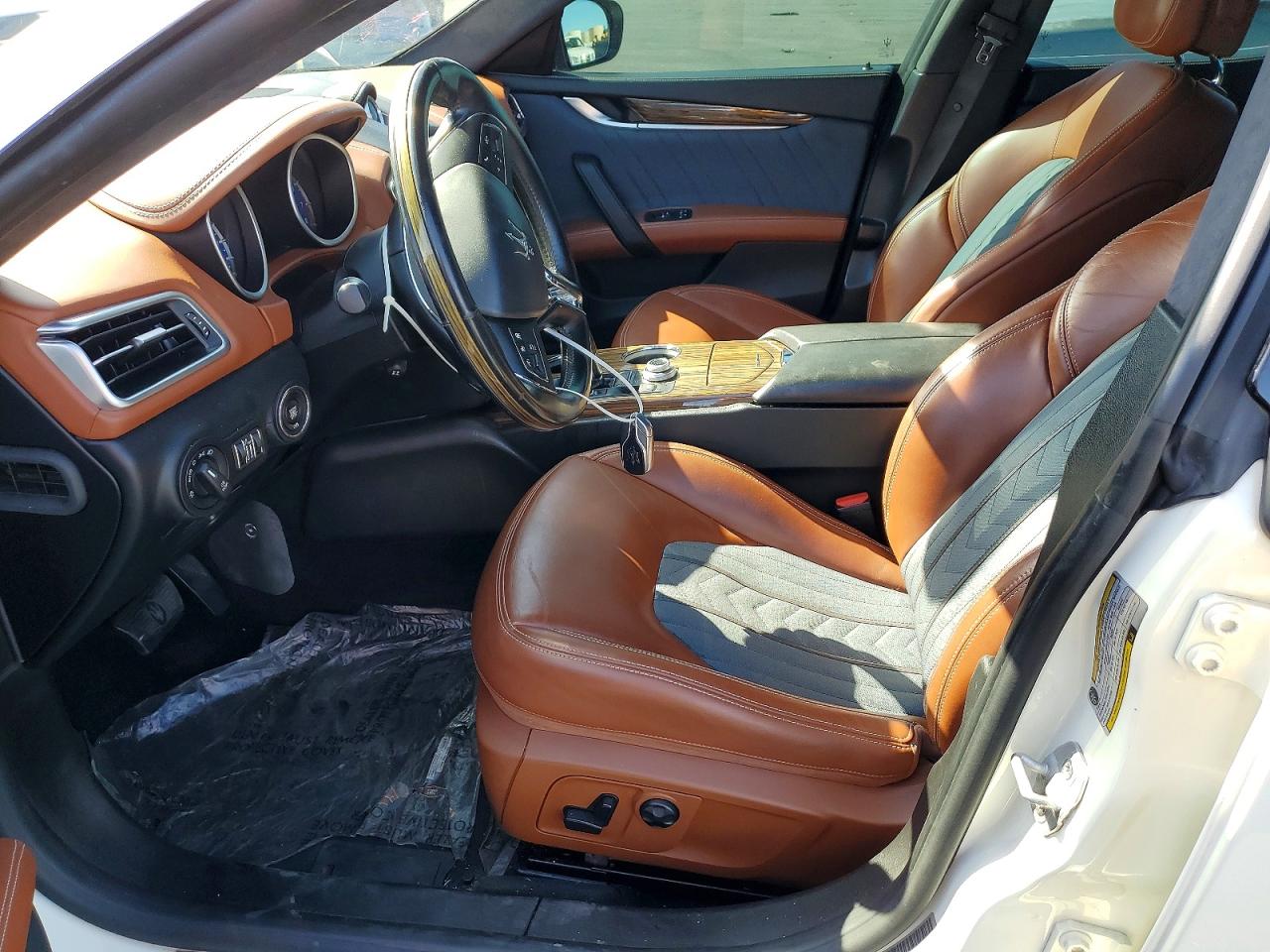 Maserati Ghibli Luxury