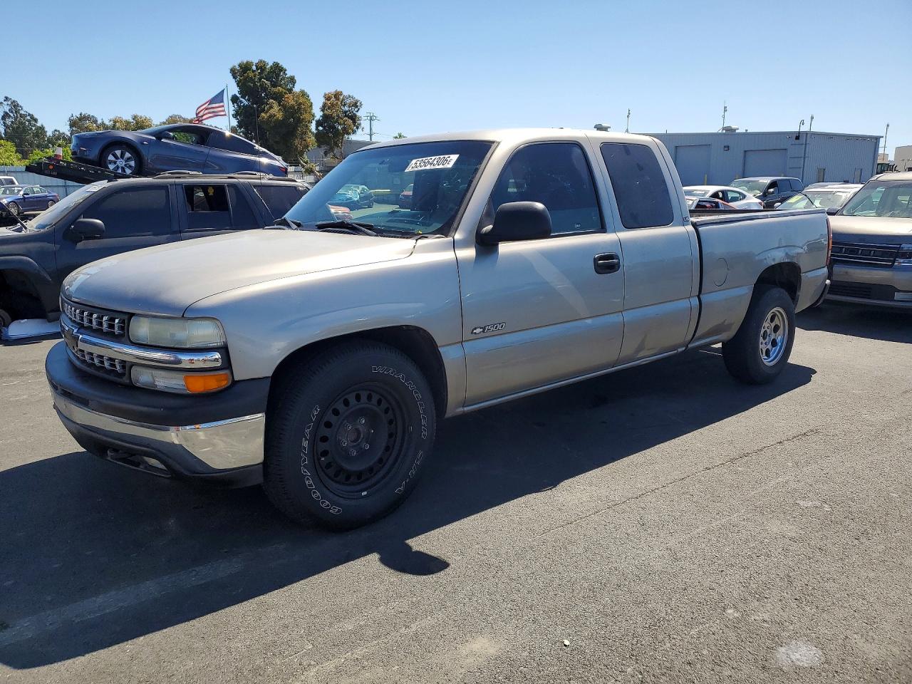 Salvage Chevrolet Silverado Image