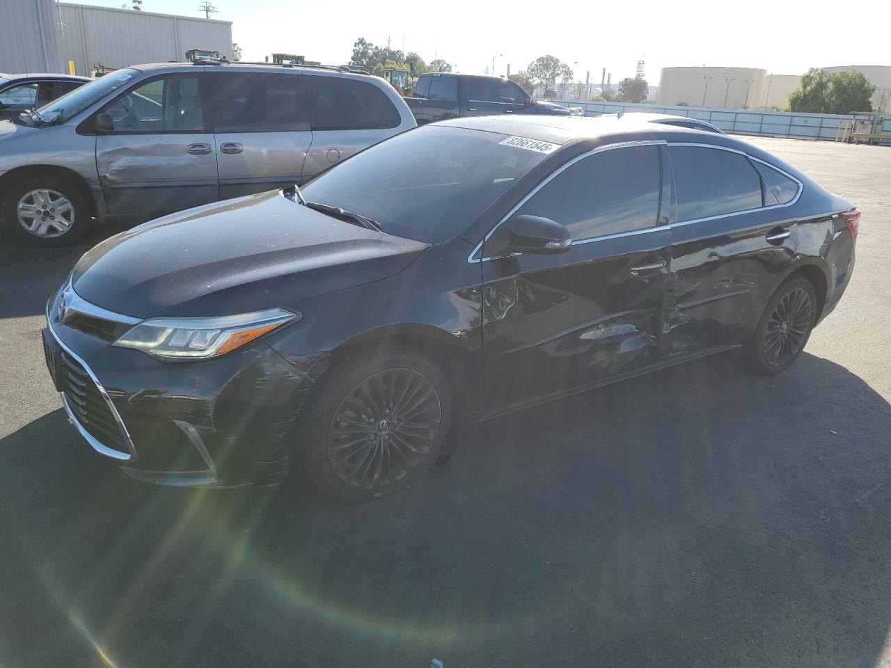 Salvage Toyota Avalon Image