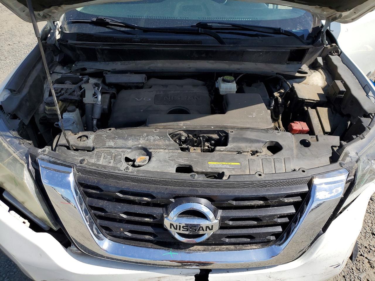 Nissan Pathfinder S