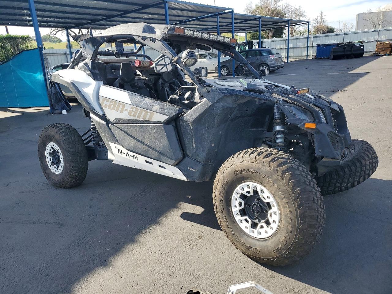 Salvage Can-Am Maverick X3 Image