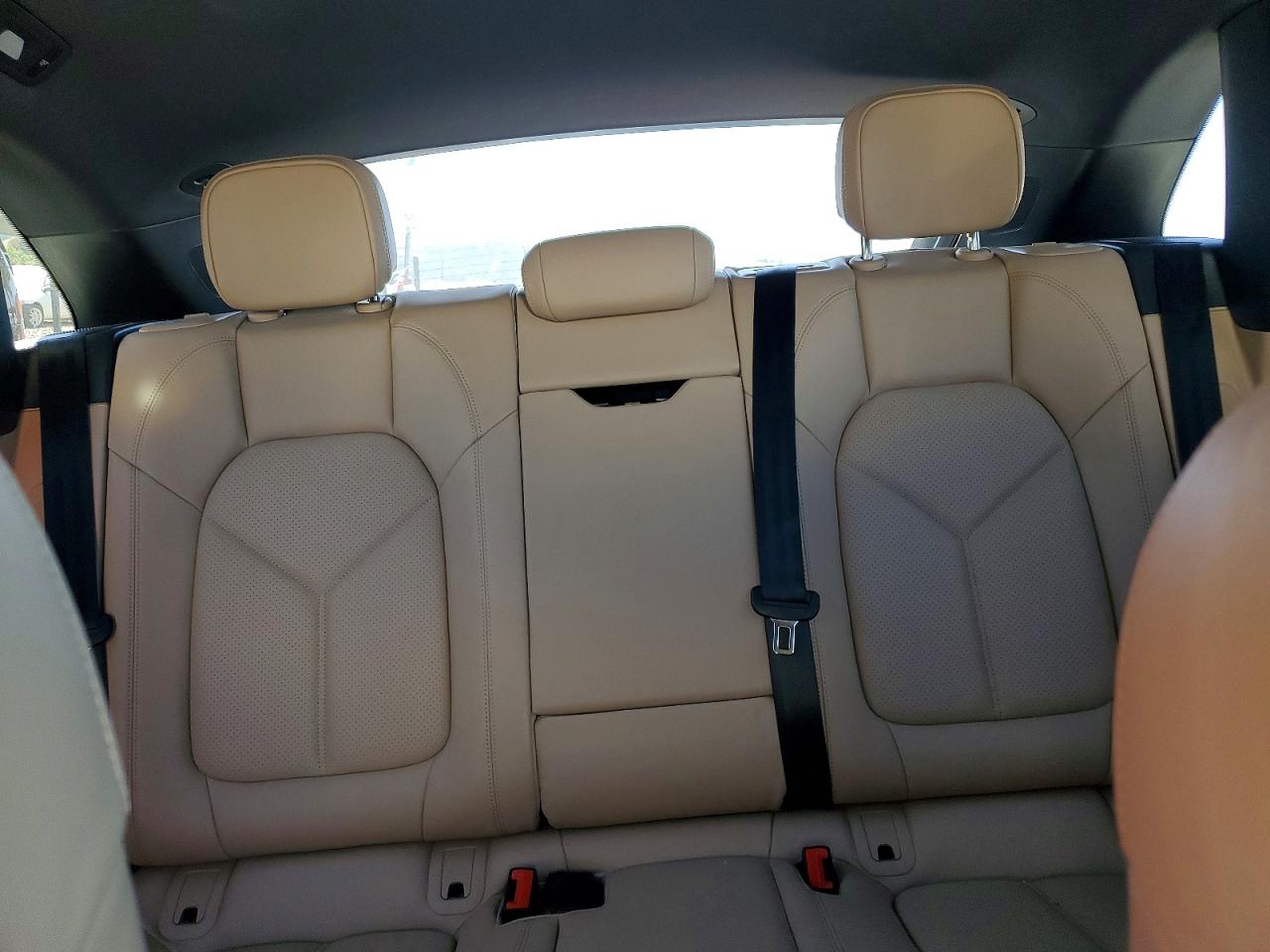 Porsche Macan Base