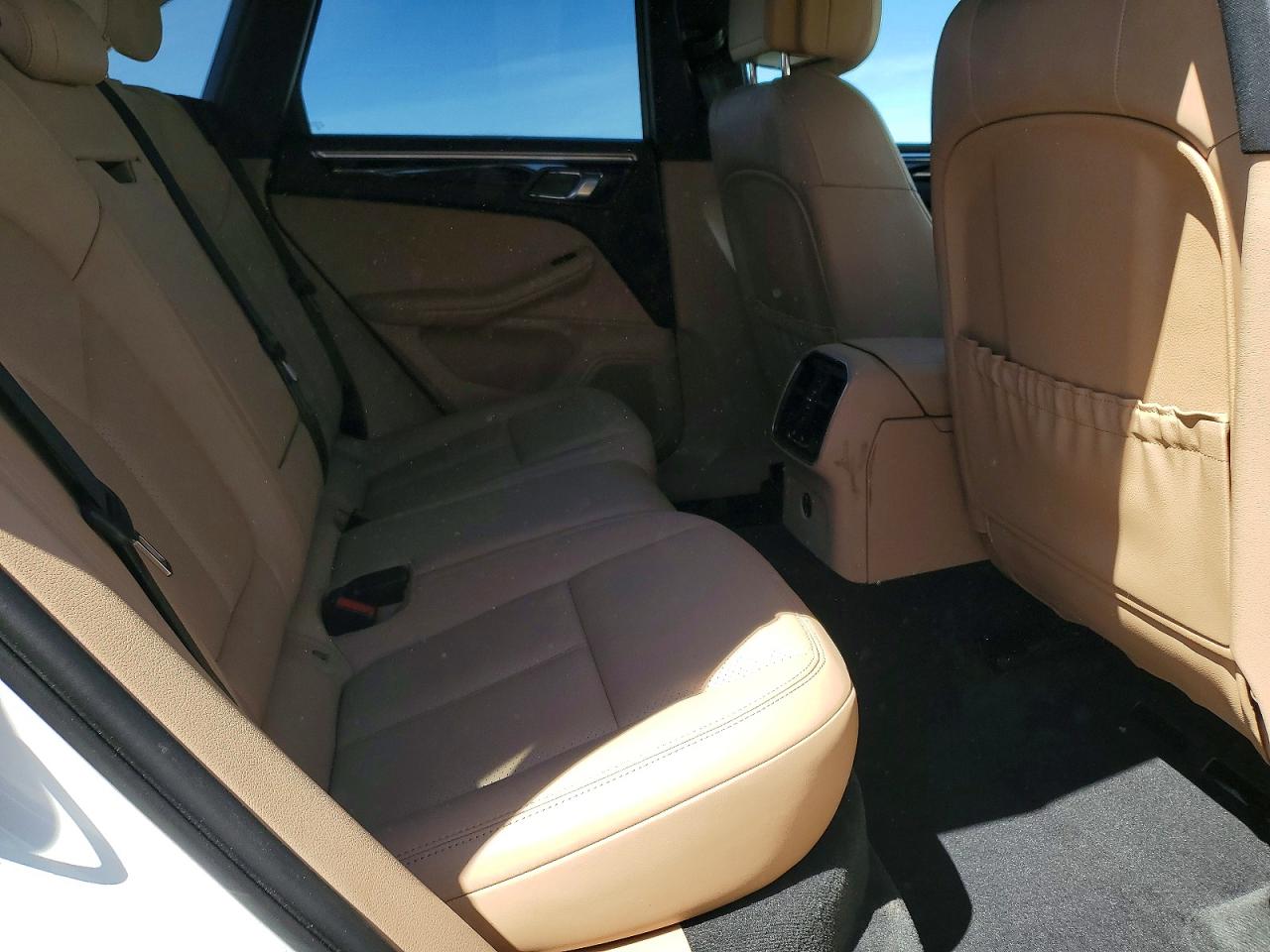 Porsche Macan Base