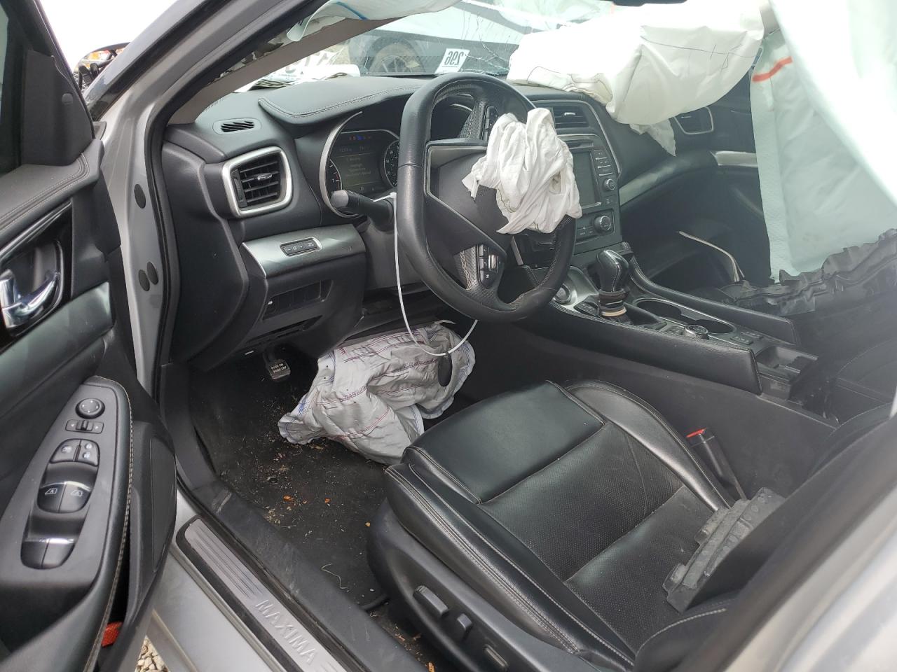 Nissan Maxima S