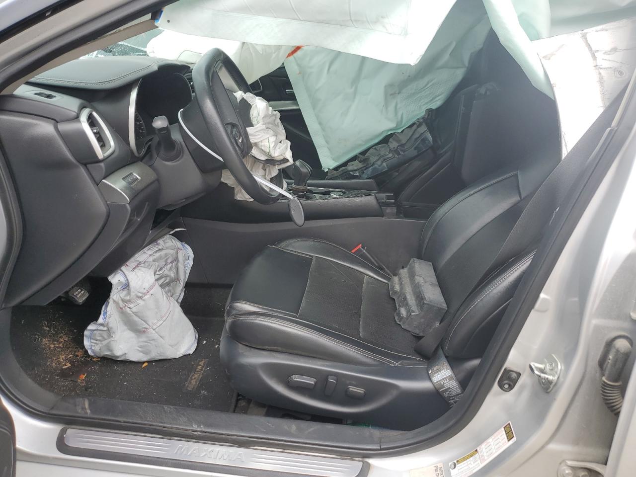 Nissan Maxima S