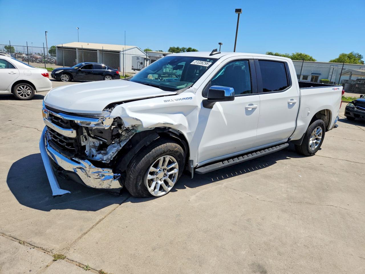 Salvage Chevrolet Silverado Image