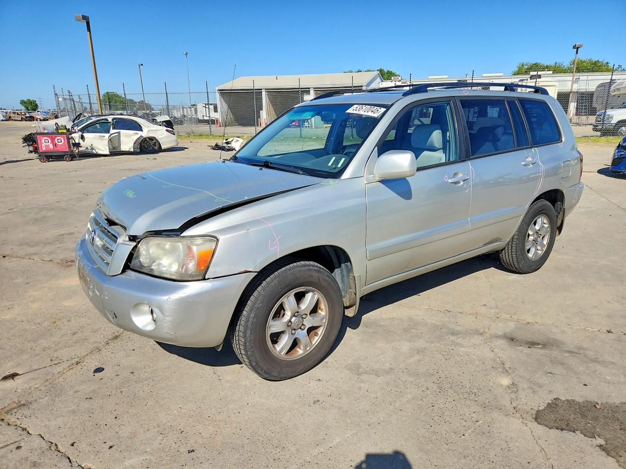 Salvage Toyota Highlander Image