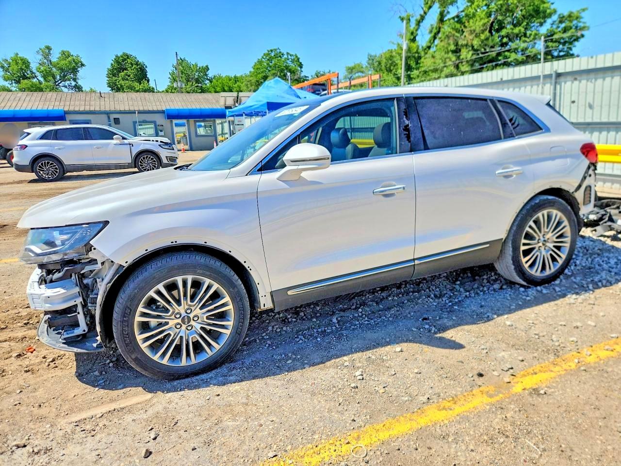 Salvage Lincoln MKX Image