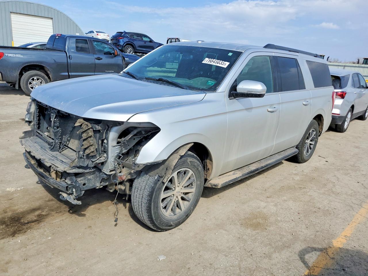 Salvage Ford Expedition Image