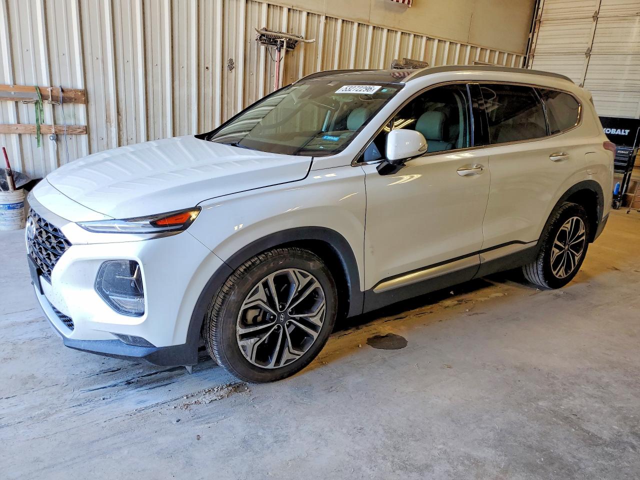 Salvage Hyundai SANTA FE Image