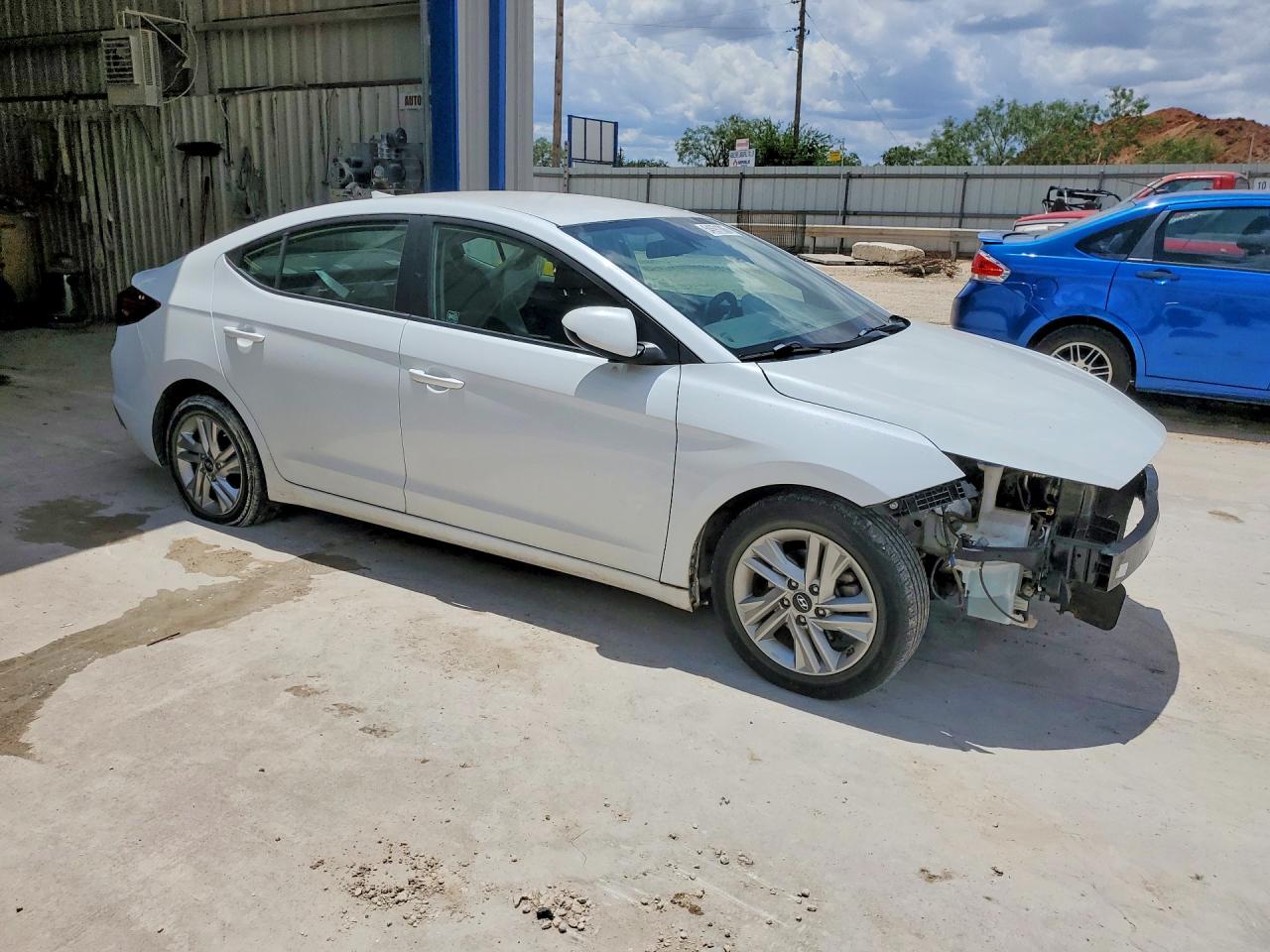 Hyundai ELANTRA Sel