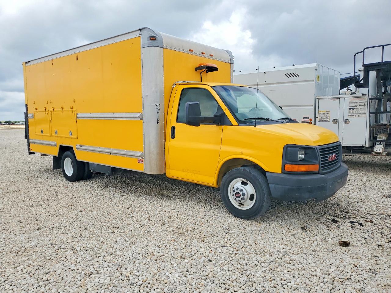 GMC Savana