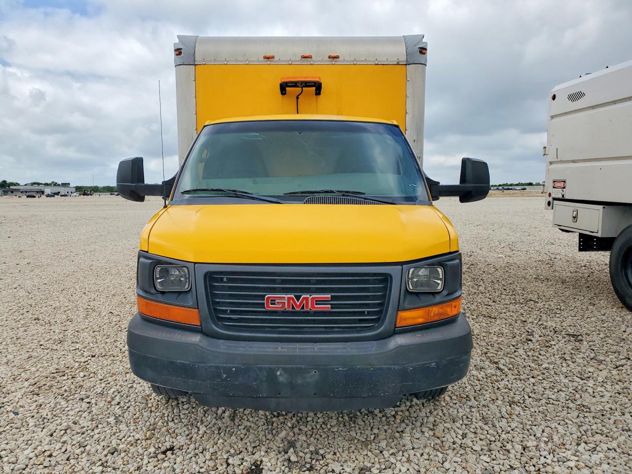 GMC Savana