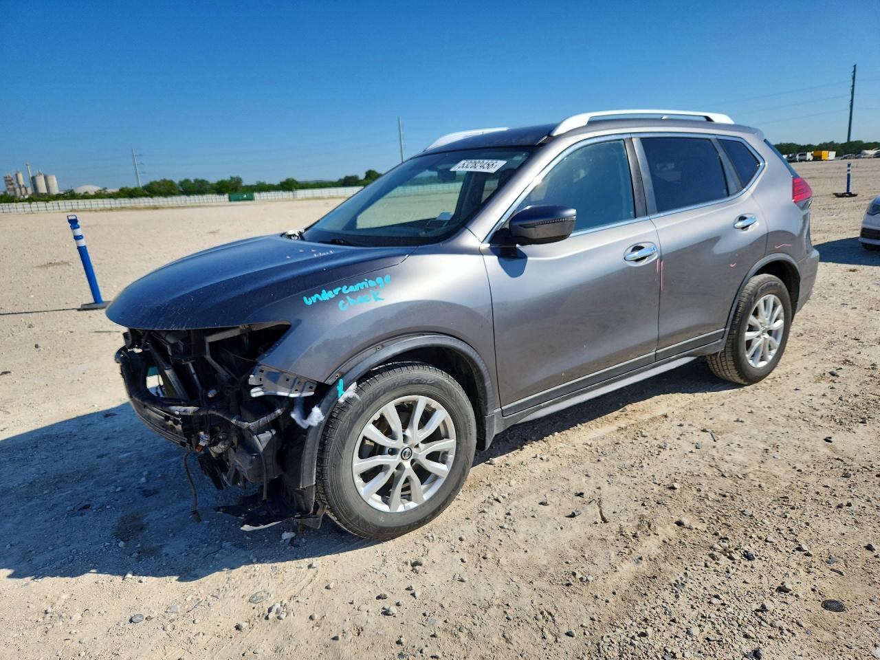 Salvage Nissan Rogue Image