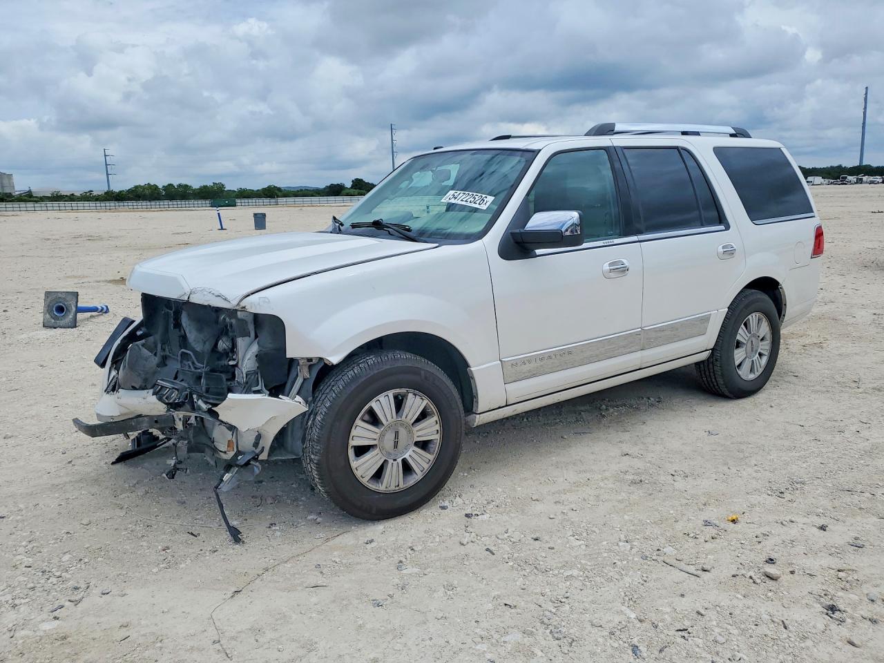 Salvage Lincoln Navigator Image
