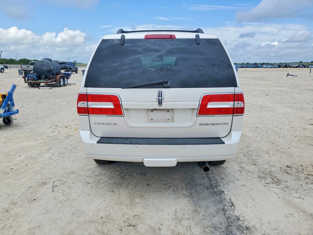 Lincoln Navigator