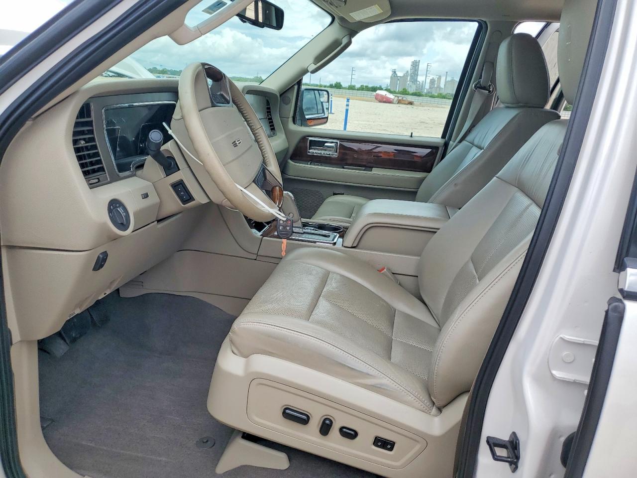 Lincoln Navigator