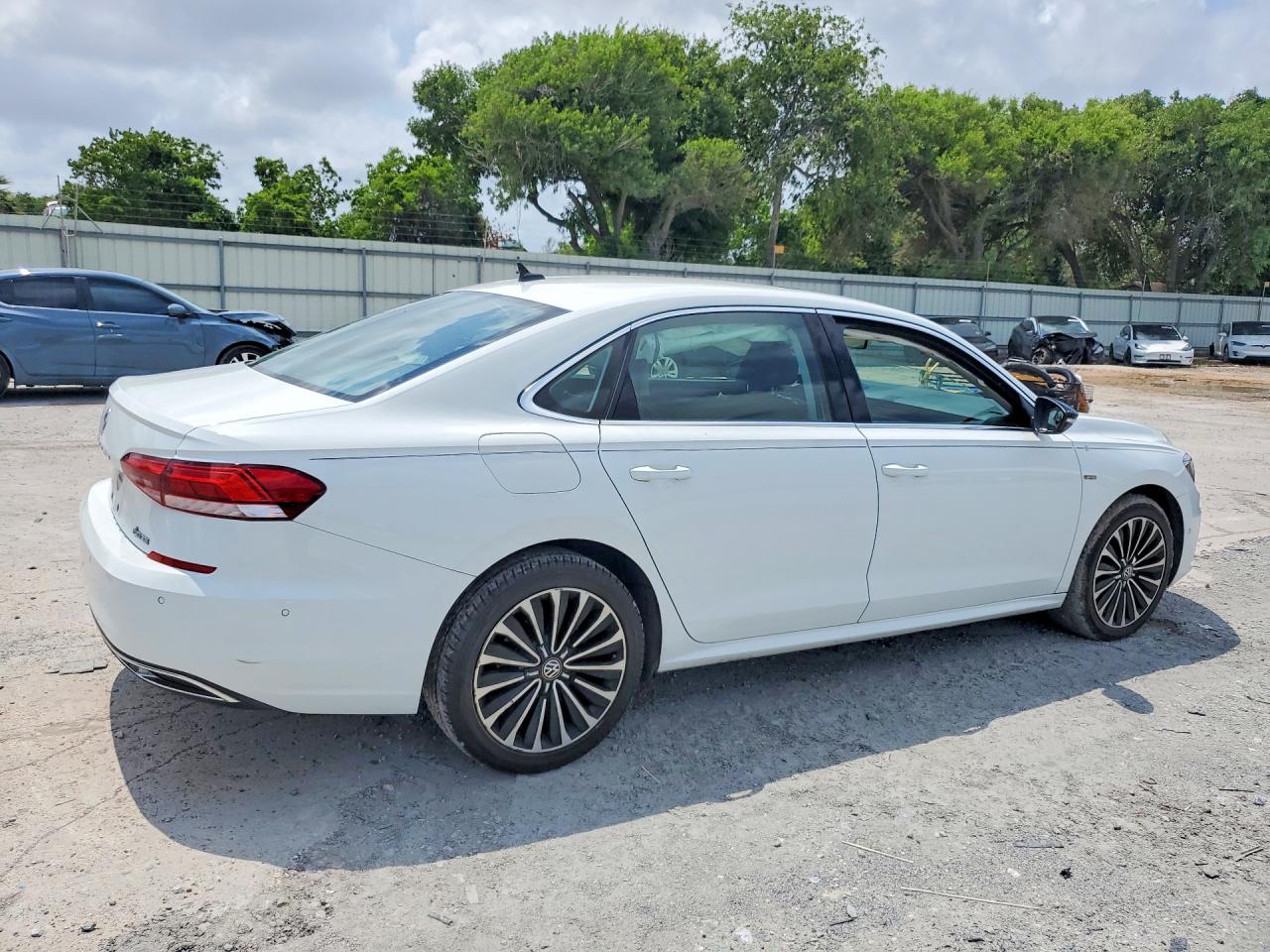Volkswagen Passat Limited Edition