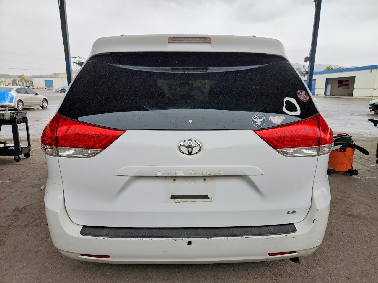 Toyota Sienna Le