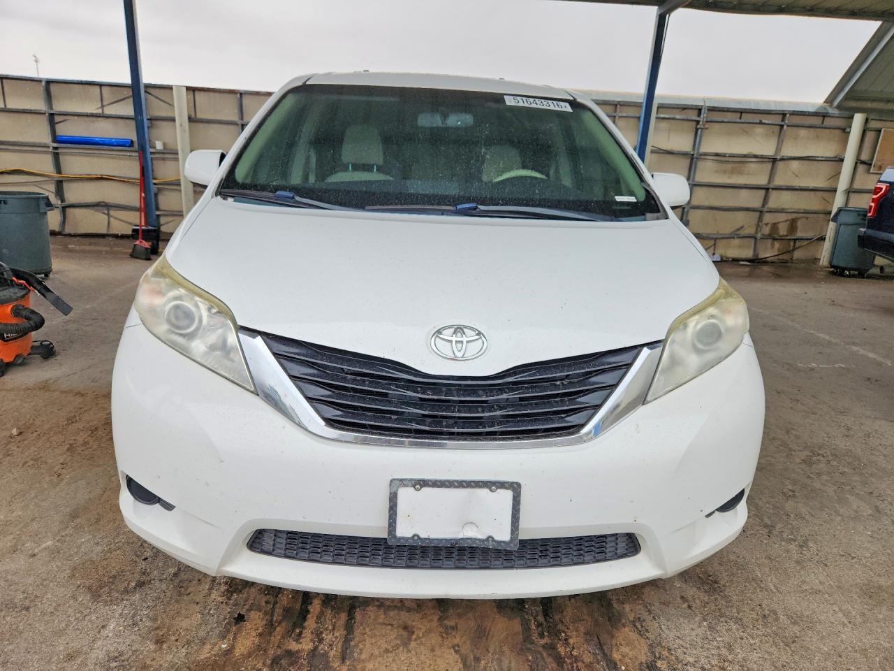 Toyota Sienna Le