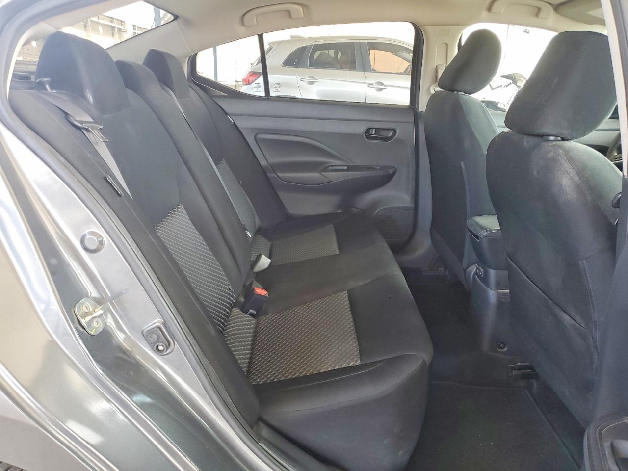 Nissan Versa S