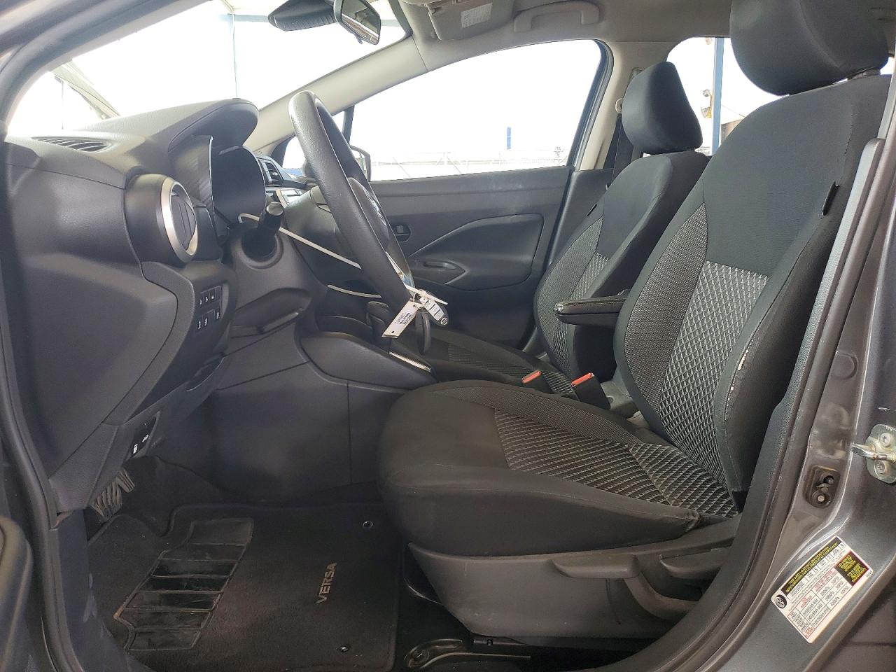Nissan Versa S