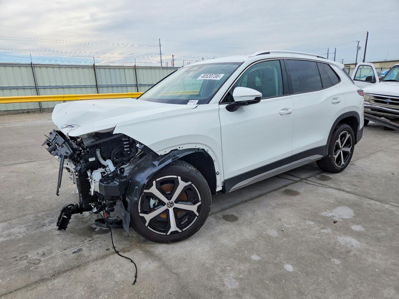 Salvage Volkswagen Tiguan Image