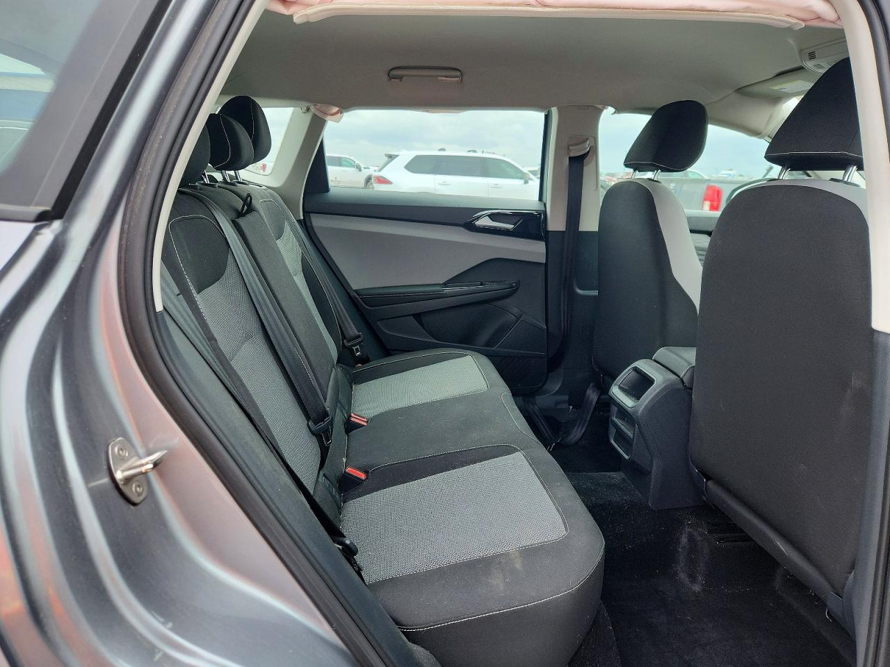 Volkswagen Taos S