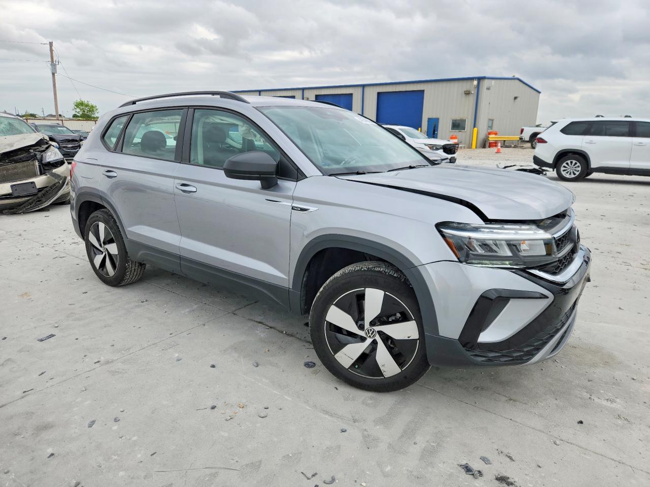 Volkswagen Taos S