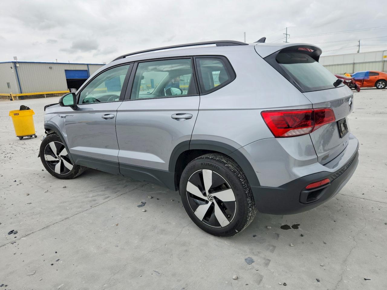 Volkswagen Taos S